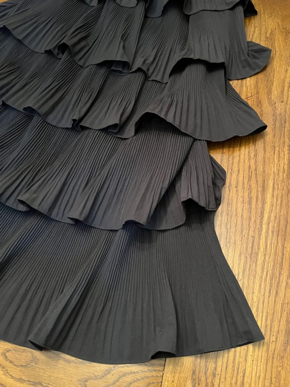 Mare Mare Anthropologie Tiered Pleated Black Maxi Skirt, size 2X - Picture 6 of 9